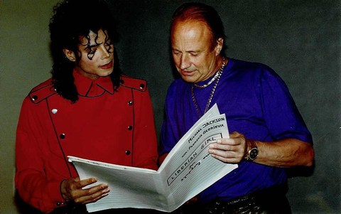 http://www.francoisglorieux.com/photos/jackson/lg/FG%20with%20Michael%20Jackson%201.jpg